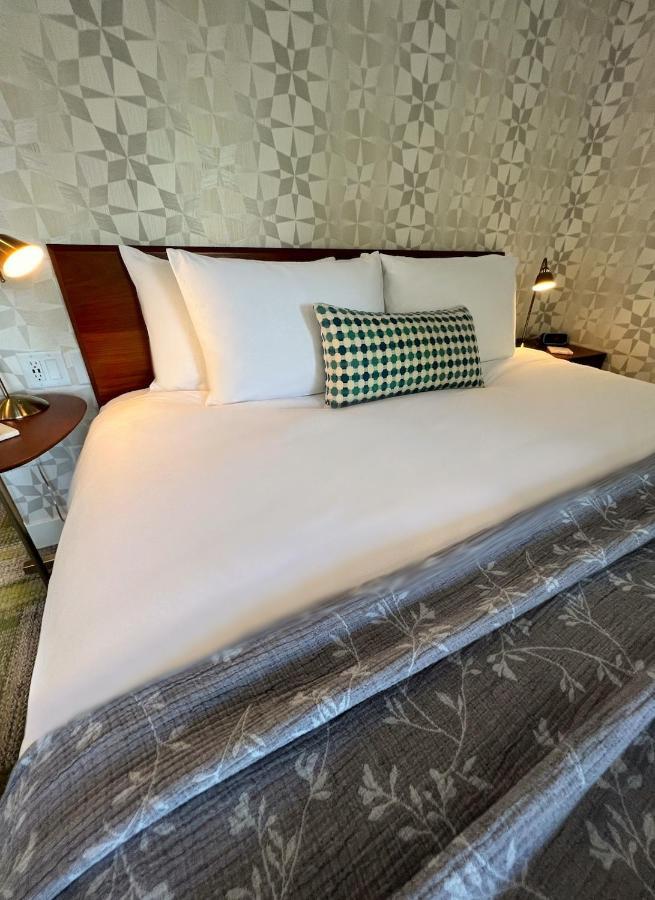 Artisan Suites On Bowen Snug Cove Экстерьер фото